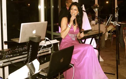 Photo de Music live Liza / Chanteuse DJ de NOISY LE GRAND