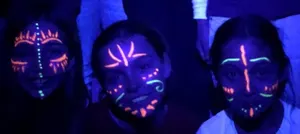 Maquillage fluorescent
