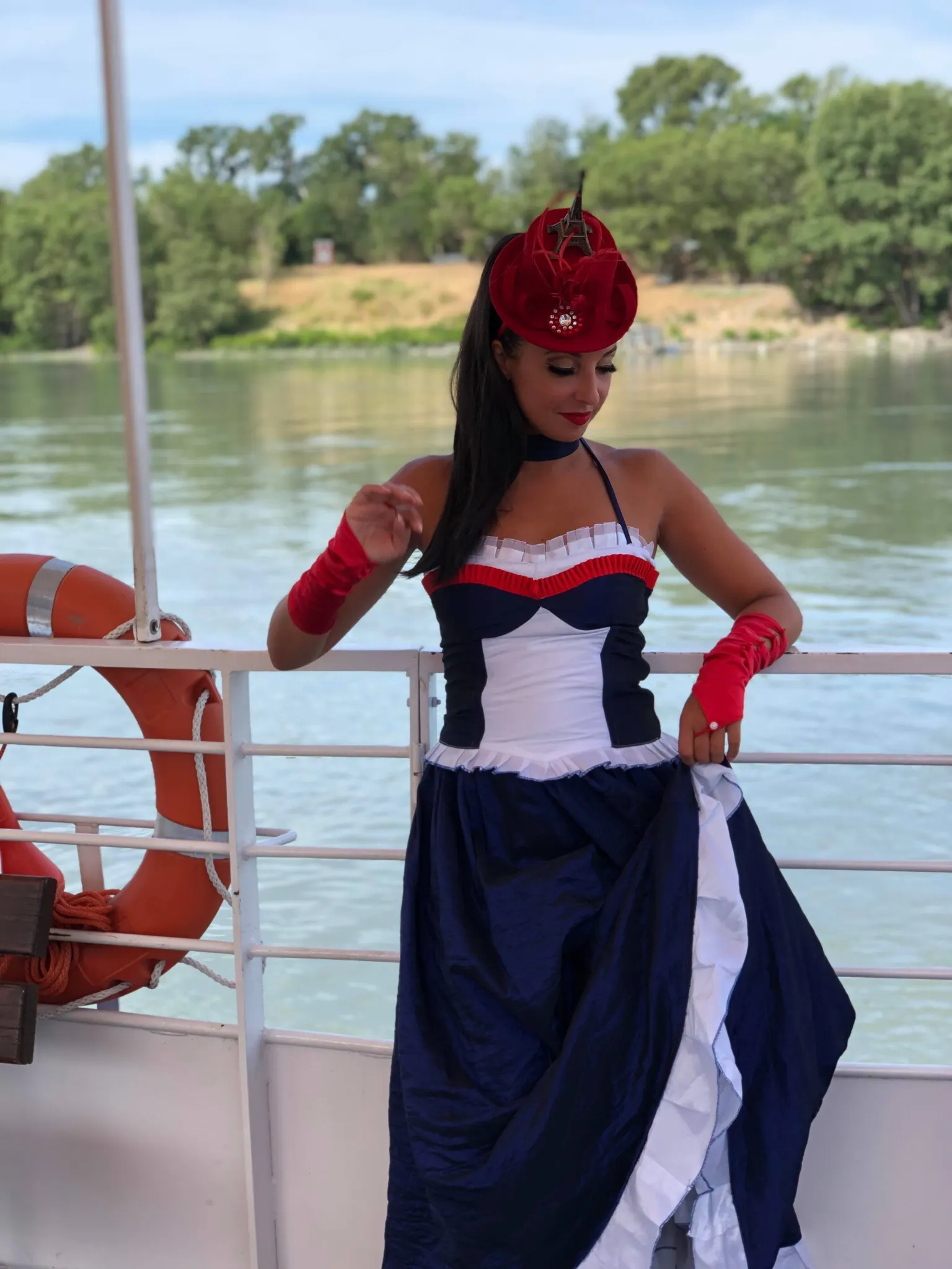 Lolipop danseuses Frenchy cancan déambulation de rue spectacle salon automobile corso carnaval mairie comité des fêtes 