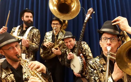 Photo de Smile Quintet - fanfare de rue du Maine-et-Loire