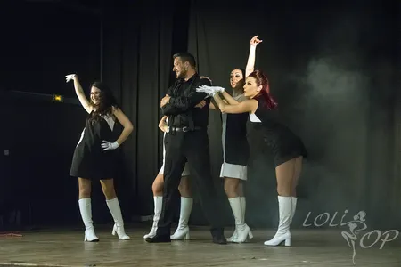 LOLIPOP - SPECTACLE REVUE CABARET DANSEUSES CHANTEURS INTINERANT