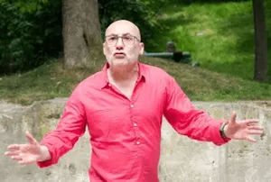 Michel Dambron fils de marchand forain, j'ensoleille les oreilles des grands et des petits. Conter est ma 2ème vie!
Contes au Parc de Bercy