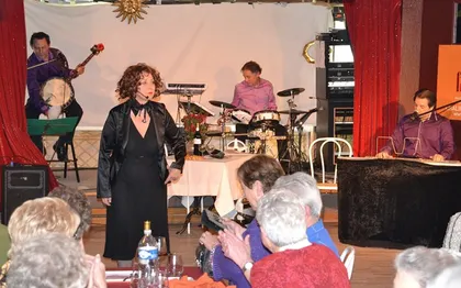 Photo de Spectacle Piaf clé en main en Seine et Marne
