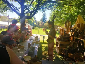Les Jouets rustiques spectacle forain pour fabriquer son propre jouet d'antan.