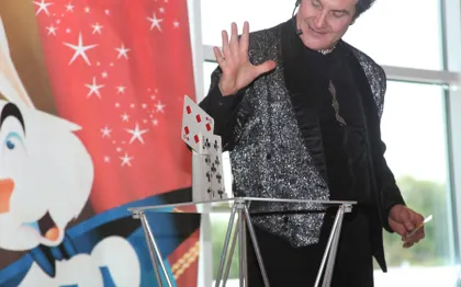 Photo de "Ted Magic-Show" Magicien Mentaliste - Lille