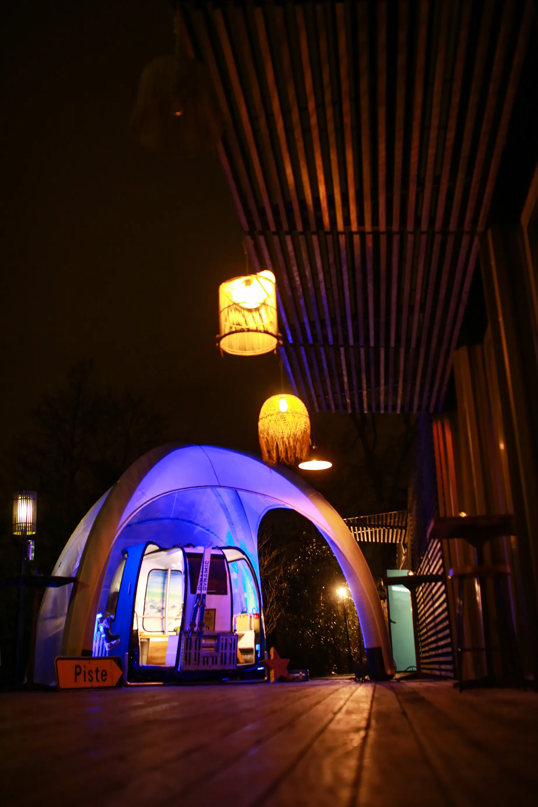 Télécabine photobooth; animation photobooth; animation photo alsace; animation photo; photobooth alsace; borne photo; borne photo alsace; animation insolite; animation photo insolite; photocall; photo call; photo call strasbourg; photobooth hiver; www.LaCaravaneASouvenirs.com; La caravane à souvenirs