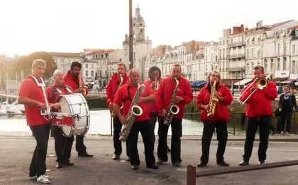 Photo de Nocturn Tapage - Fanfare Jazz - Animation des rues - LA ROCHELLE