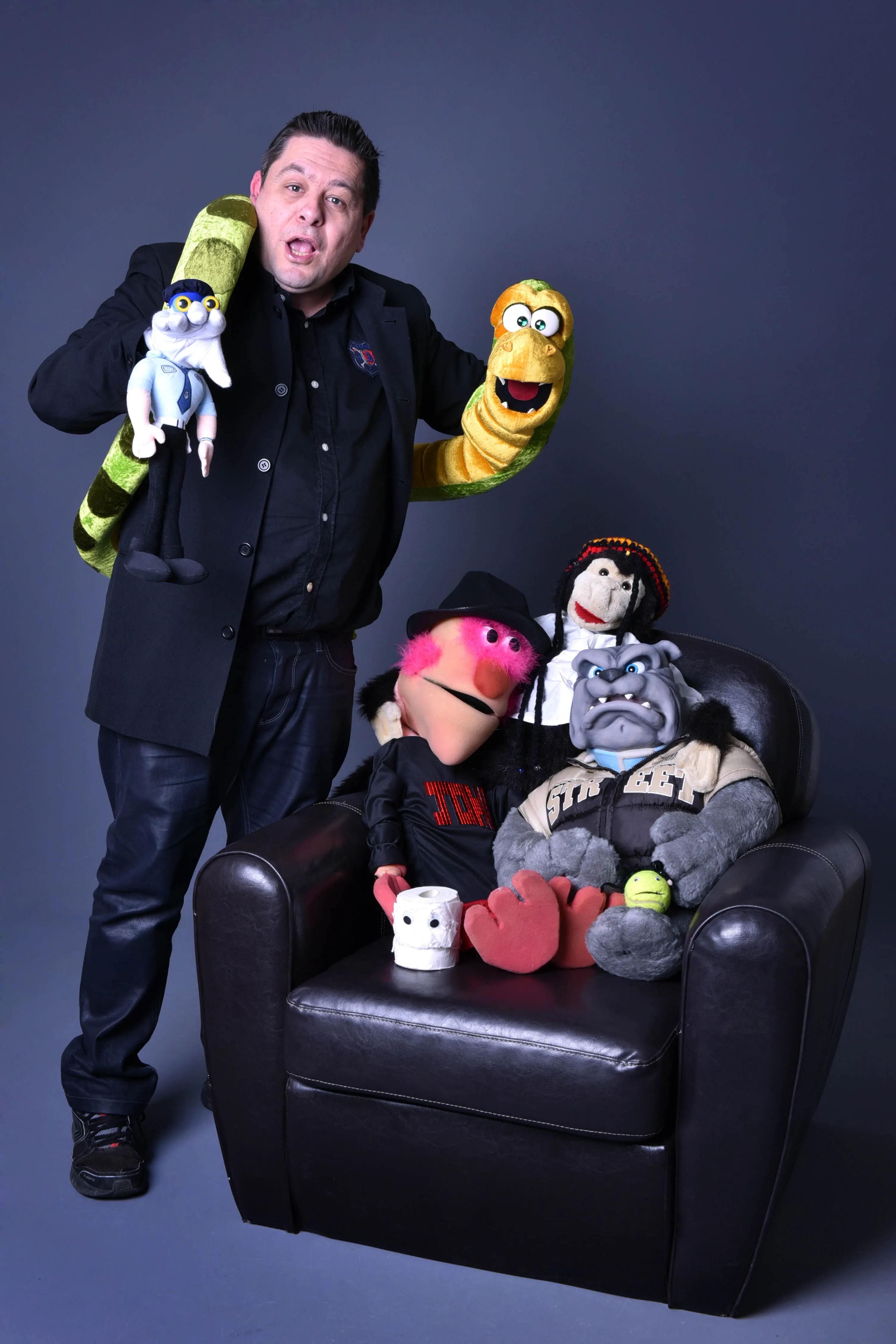 ventriloque julien rouge et ses marionnettes