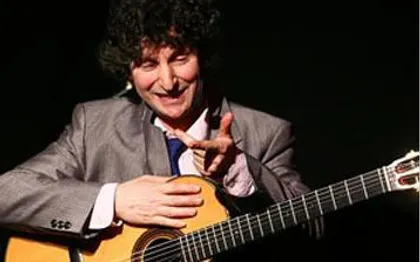 Photo de Magicien - Chanteur - Humoriste de l Herault  Pierre Chuchana