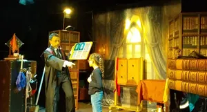 One man show magique avec Sébastien ladruze Magicien, dans le spectacle La Maison Fantastique présentation d'un numéro avec le public prédiction d'une enfant