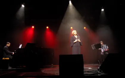 Photo de  BABETH CHANTEUSE - REPERTOIRE - PIAF - SPECTACLE RECITAL BABETH CHANTE PIAF - NICE - ST TROPEZ - PARIS - GENEVE