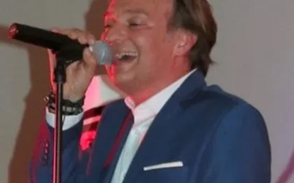 Photo de QUINTESSENCE LES LIENS DU CHANT, Cabaret Chanteur DJ Orchestre, Centre