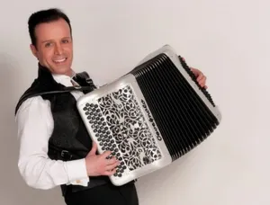 ORCHESTRE MUSETTE D ESSONNE AVEC ACCORDEONISTE 