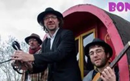 Photo de Musiciens jazz manouche et musiques Tziganes à Tours : Trio Anastazör