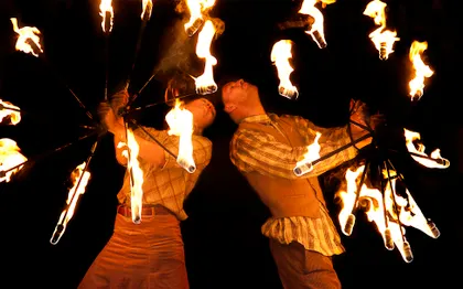 Photo de Cie Attrap' Lune - Spectacle de Feu, danse, jonglerie - 