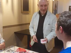 Du close up et du mentalisme au restaurant la table de fumichon à st lô, pour l'asptt de la manche.