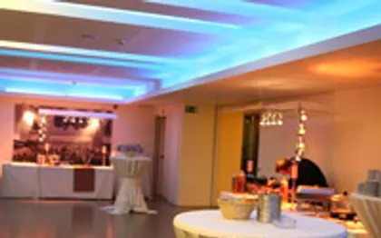 Photo de CREA-EVENTS - D.J & SONORISATION - ECLAIRAGE - VIDEO
