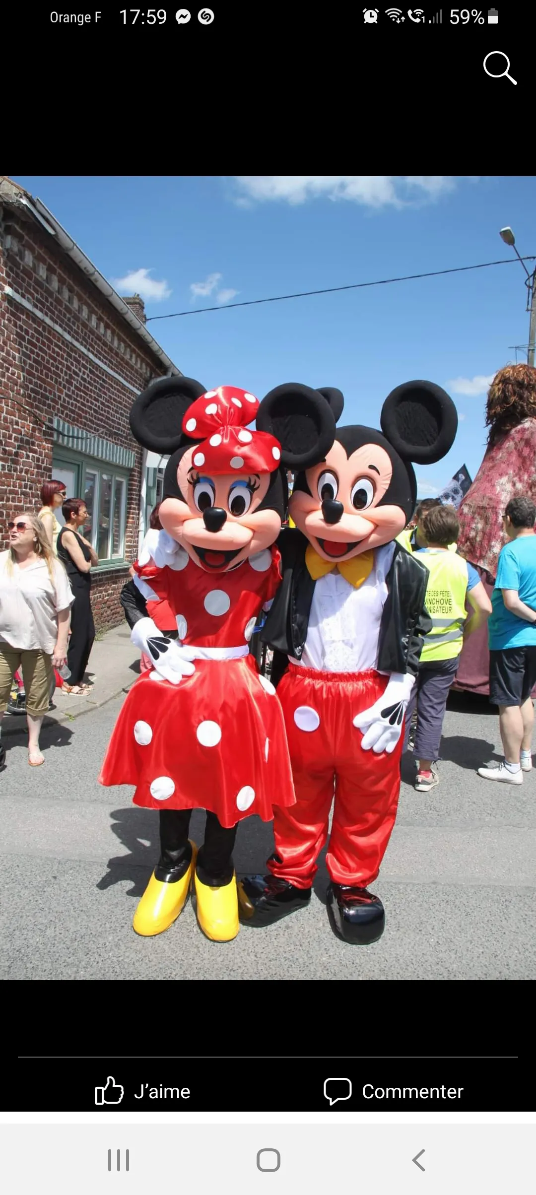 Défilé de Mickey et Minnie lors de la ducasse de notre village à Bavinchove (2022)