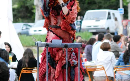 Photo de Spectacle de Rue - Animation de Rue - Diva Commando  - HERAULT 