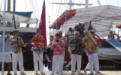 Photo de Les zoreilles bouchées - FANFARE NEW ORLEANS - FANFARE POP - ROCK - DRAGUIGNAN