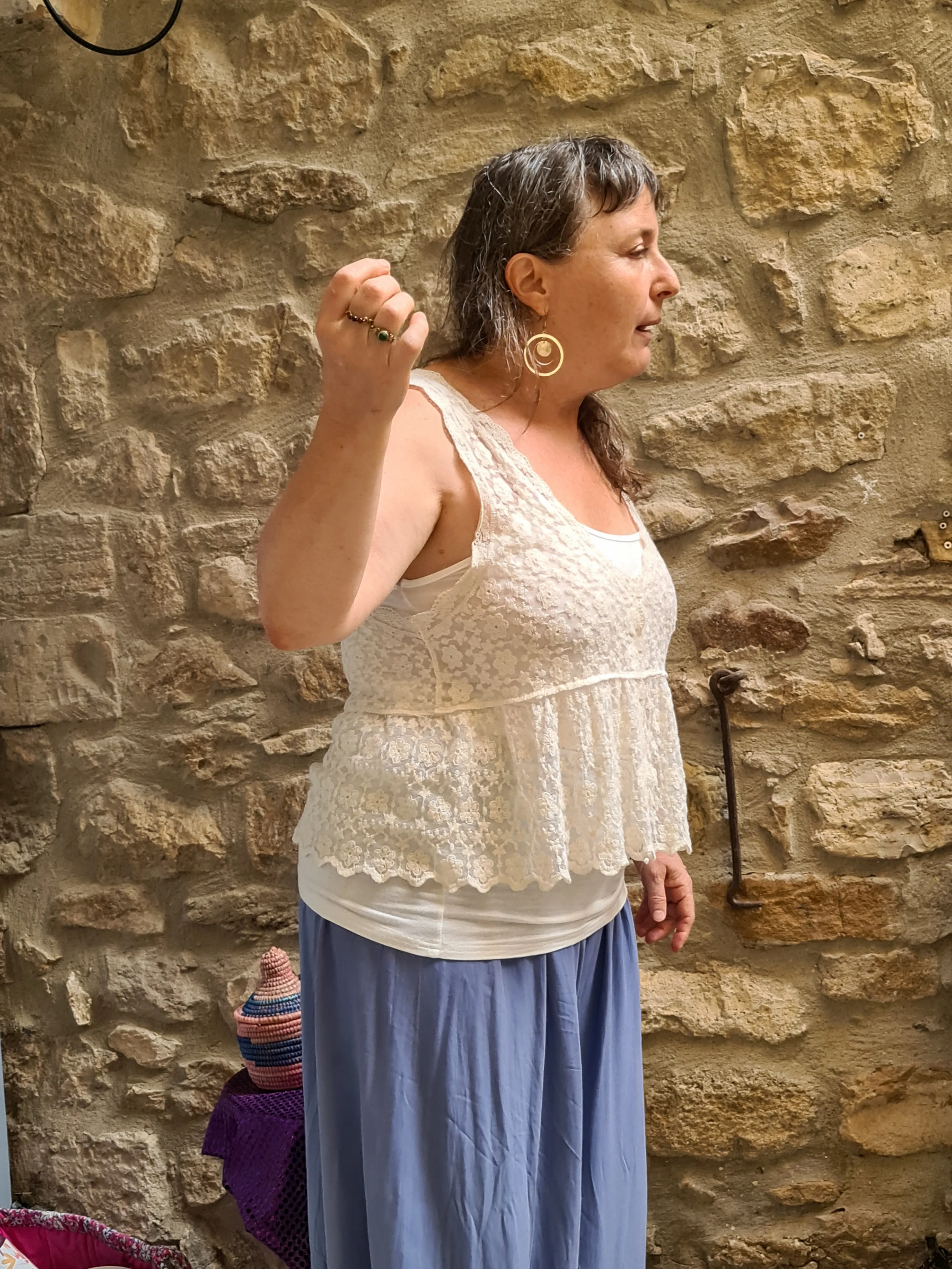 Conteuse du Gard, ApérO-Contes au Comptoir des Sarrasins AIGUEZE août 2025.