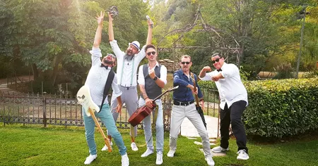 KARMA EVENT- Le Strolling BanD/DJ d'exception ( 06,83 et ailleurs )