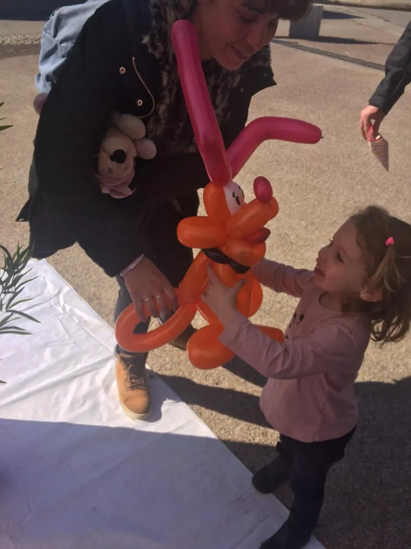 Sculpture sur ballons.