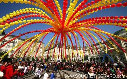 Photo de LE CARRE MAGIQUE - LACHER DE BALLONS - RENNES